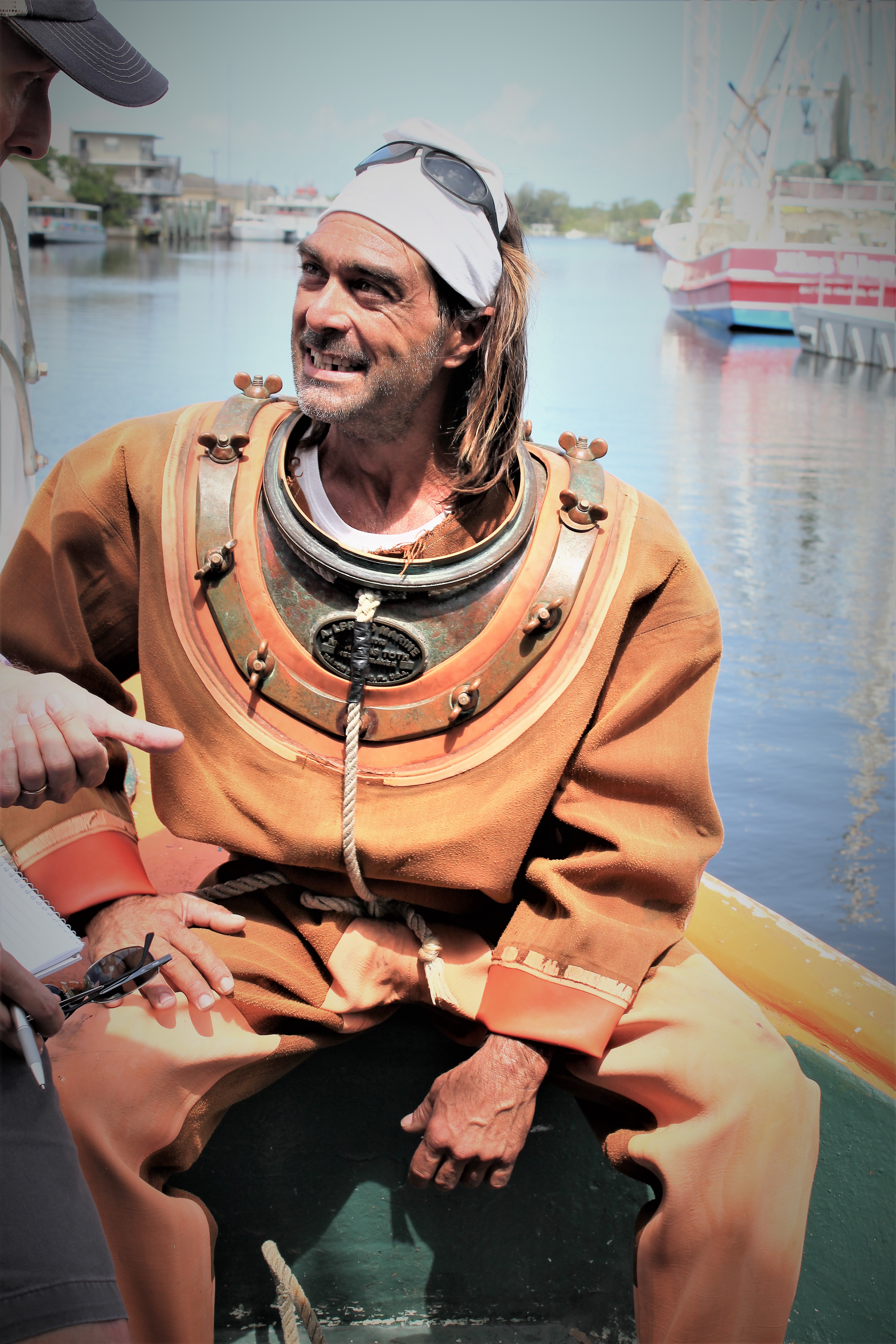 Sponge diver in traditional copper helmet and canvas suit at the Tarpon Springs waterfront